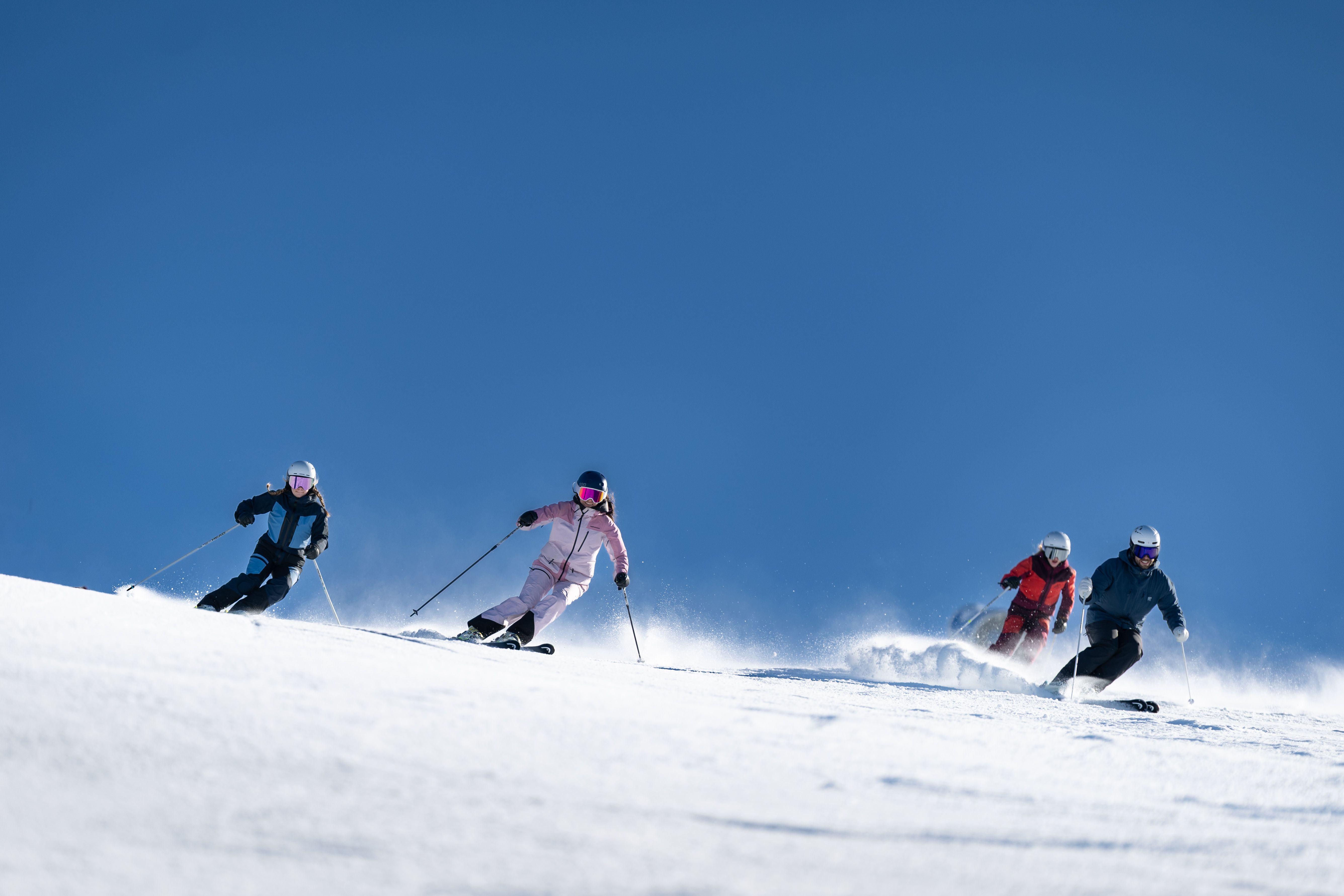 Familie Skifahren am kleinen Ötscher